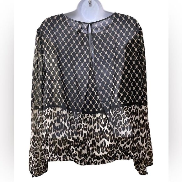 Chico’s SZ 8 Semi Sheer Black Chiffon Animal Print Blouse Open Split Back - Picture 2 of 13